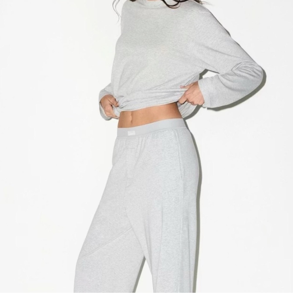 SKIMS boyfriend fit boxer pant in heather grey.